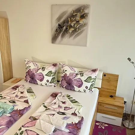 Komfortables Appartement/garconniere In Fuer Urlaub Und Geschaeftsreisen Lejlighed *